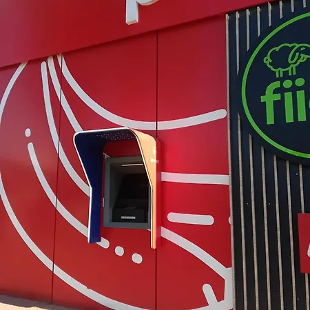 West Queen Private Parking * Bukareszt