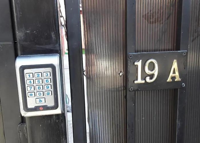 Διαμέρισμα West Queen Private Parking *