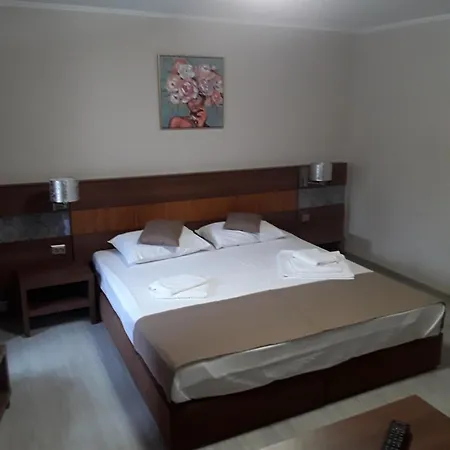 West Queen Private Parking Appartement